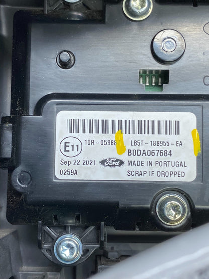 2020 to 2023 Ford  Explorer Console Radio Display Screen Air Vents Oem X6163 DG6