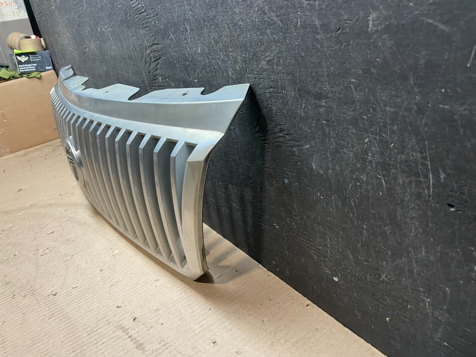 2002 to 2005 Mercury Mountaineer Front Upper Grill Grille Oem j3443 DG1