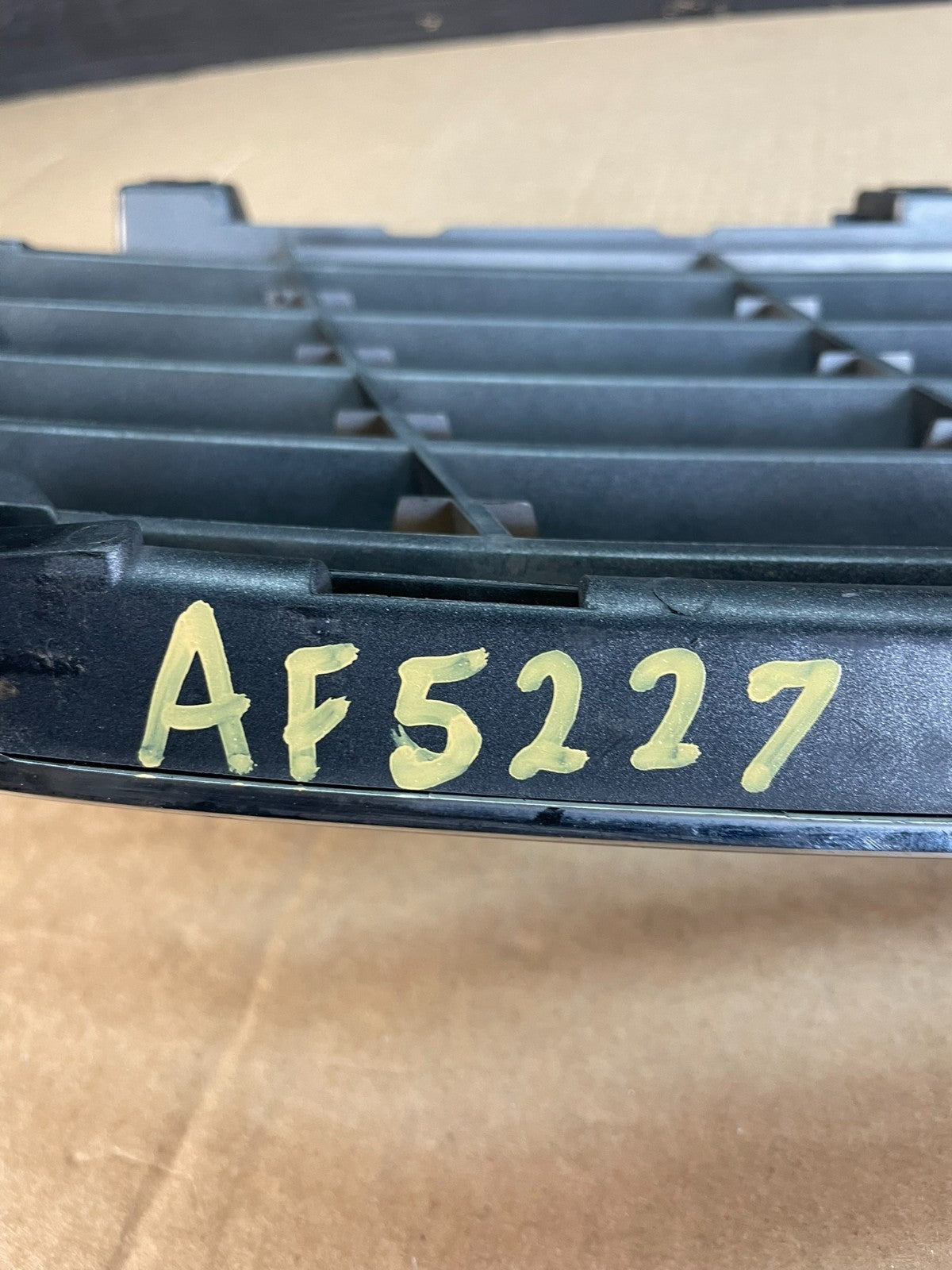 2003 to 2006 Mercedes Benz E-Class Front Upper Grill Grille AF5227 DG5