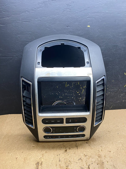 2007 - 2010 Ford Edge Heater Climate Control Radio Control Dash Bezel Z7481 DG0