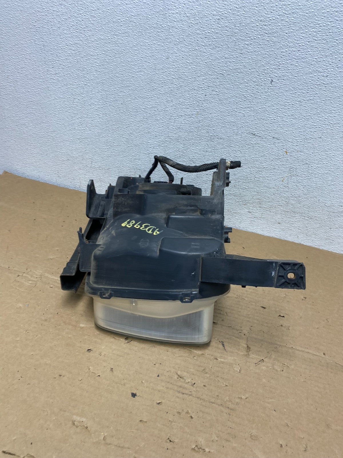 2003 to 2006 Honda Element Right Passenger Rh Side Headlight TYC AD3989 DW7