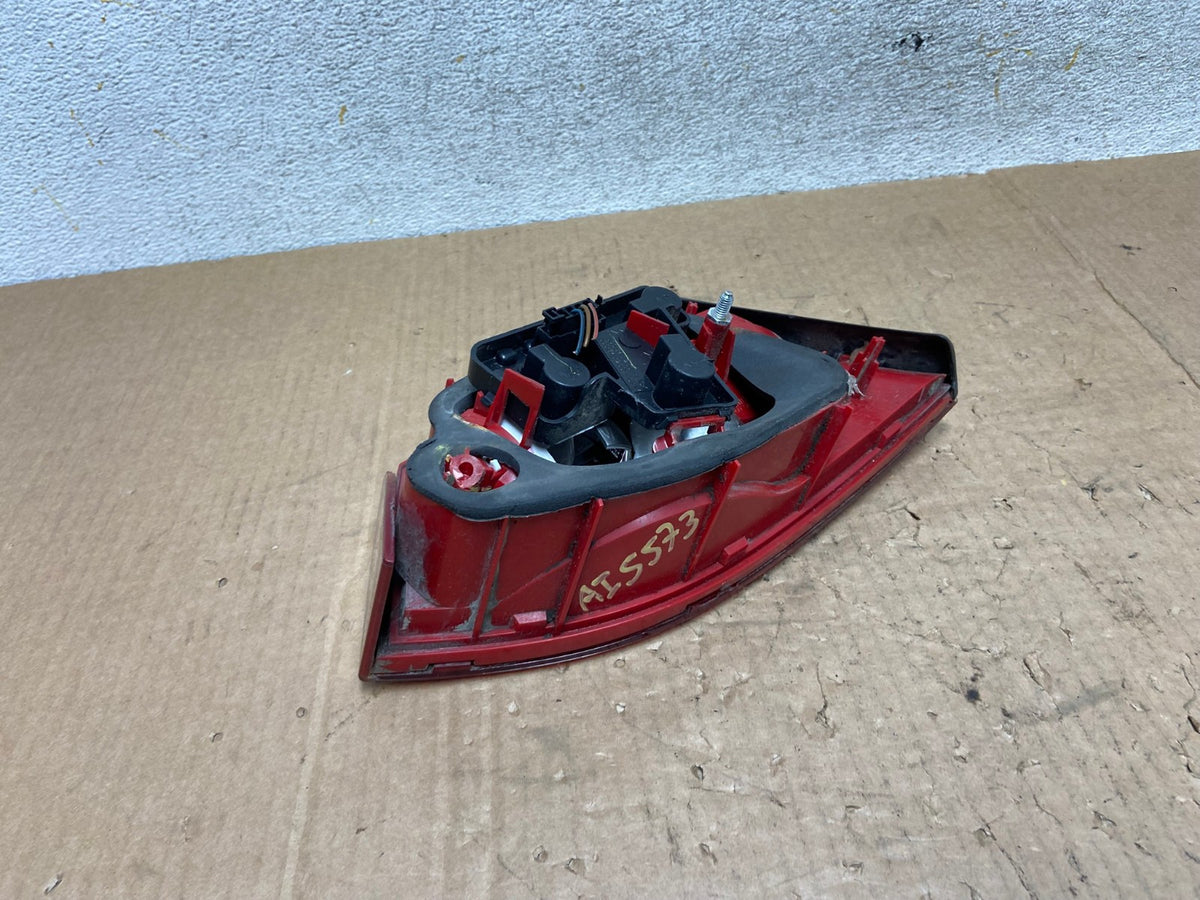 2011-2014 Volkswagen Jetta Right RH Inner Trunk Tail Light AI5573 LK6