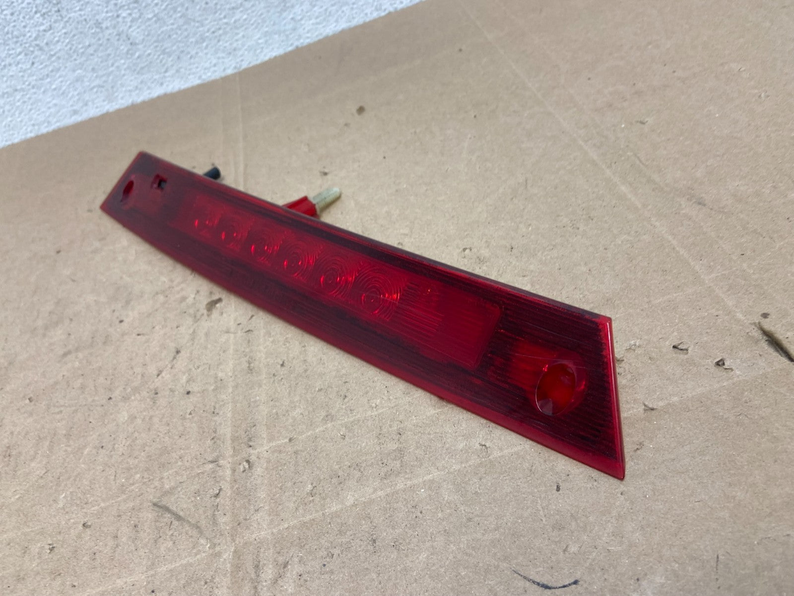 2007 to 2011 Ford Edge Rear Third Brake 3rd Light Lamp AF4977 DG1