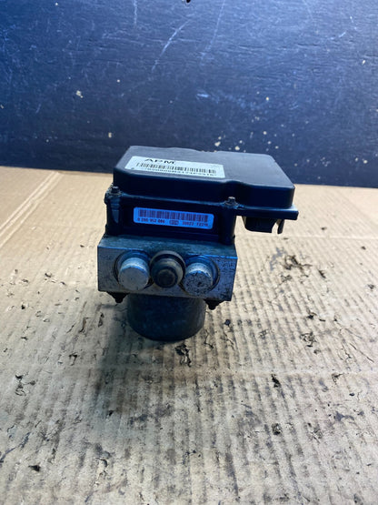 2009 to 2014 Cadillac Escalade ABS AntiLock Brake Pump Control 22910906 AB35101