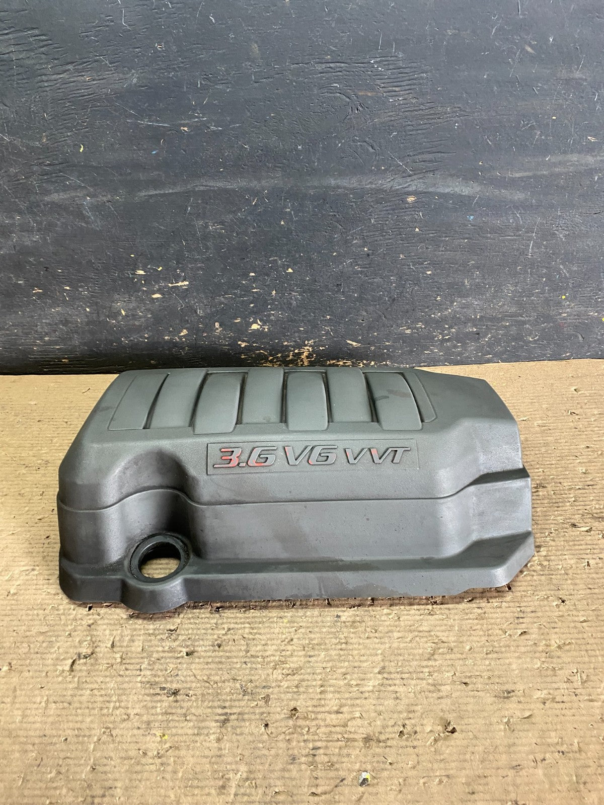 2007 to 2008 GMC Acadia 3.6L VVT Engine Cover Shield OEM S3649 DG0