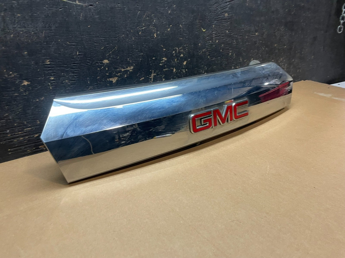 2010-2015 Gmc Terrain Lift Gate Handle Trim Back Up Camera 20881057 Z8192 DG1