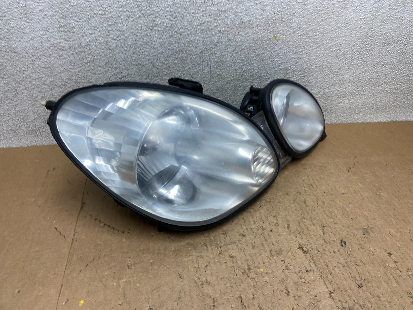 2001 to 2005 Lexus GS430 Gs300 Right Passenger Headlight Halogen Z9339 DW2