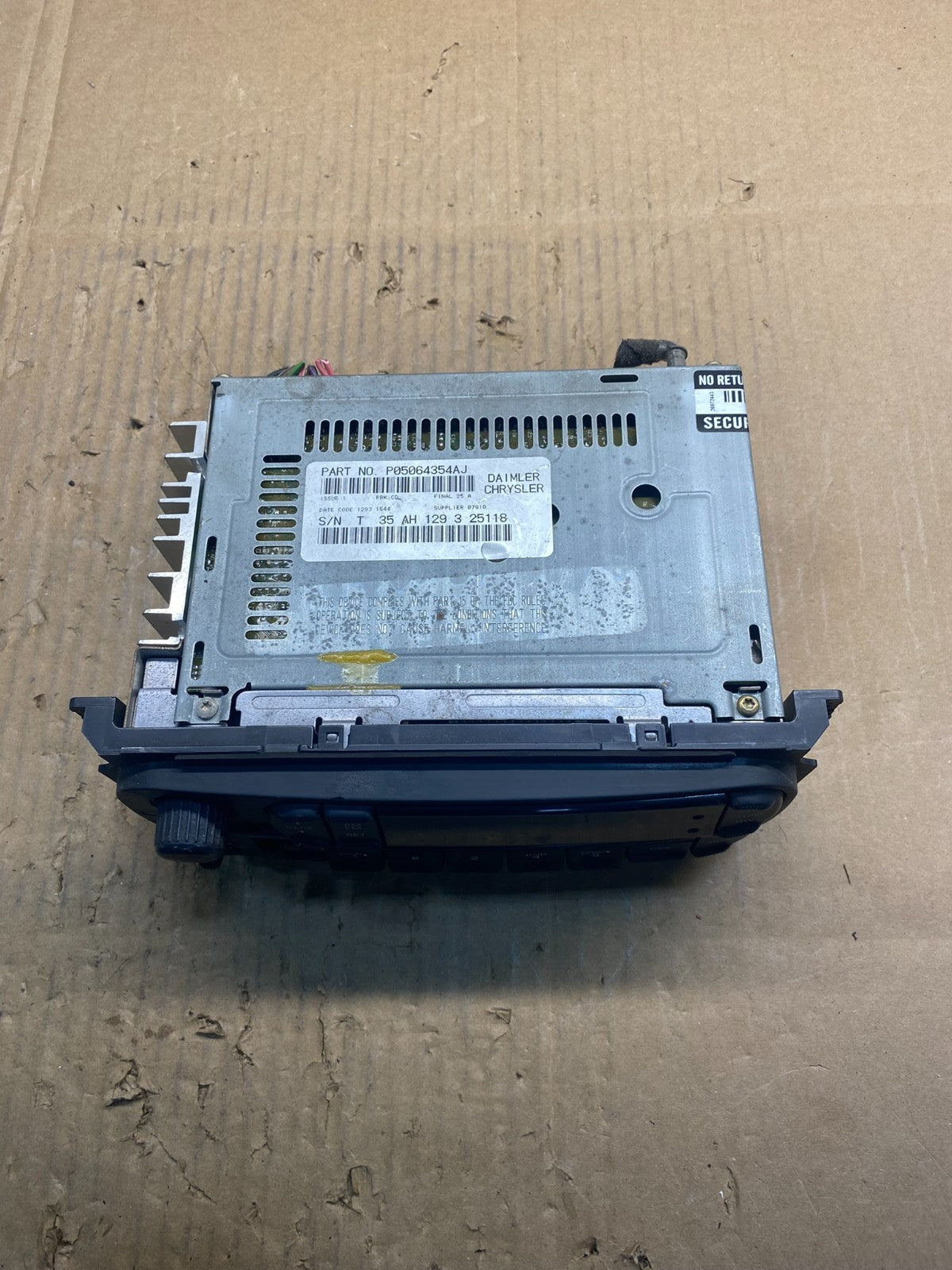2002 - 2006 Chrysler Dodge Jeep Ram Radio CD Player AM/FM Receiver ad1774 DG3