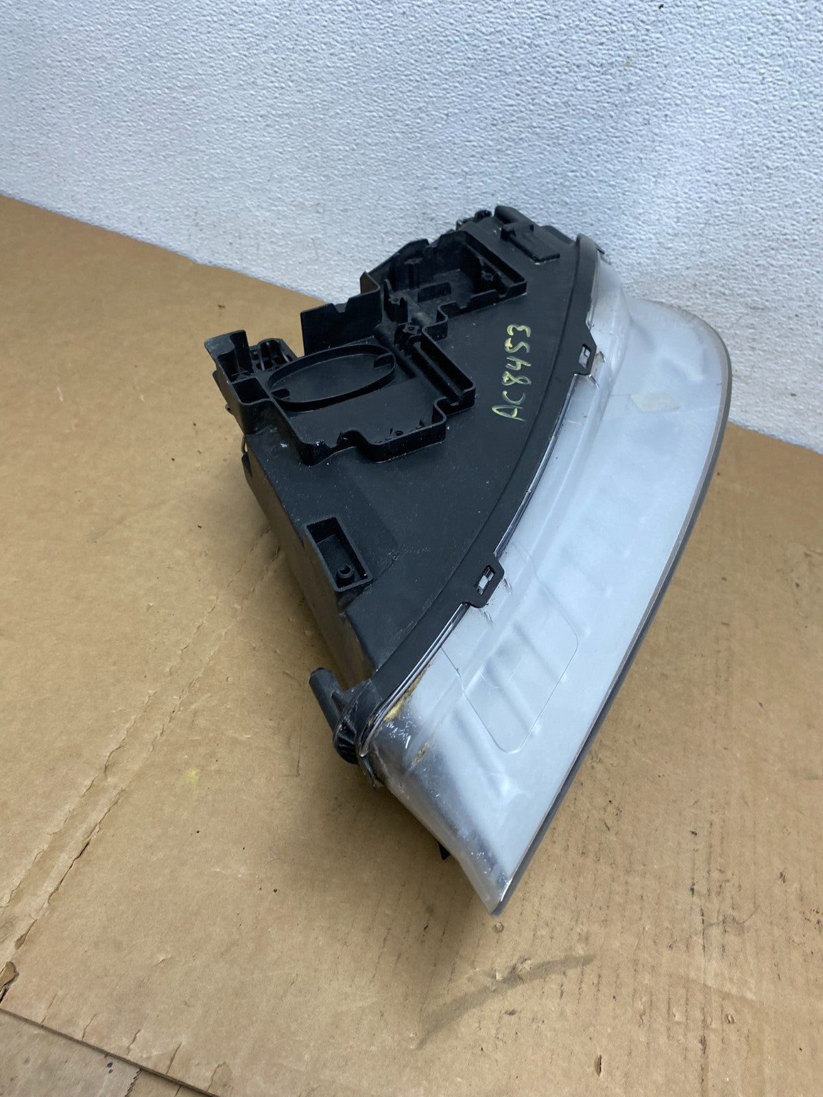 2008 to 2013 Volvo XC70 V70 S80 Right Passenger Side Halogen Headlight AC8453 DW7