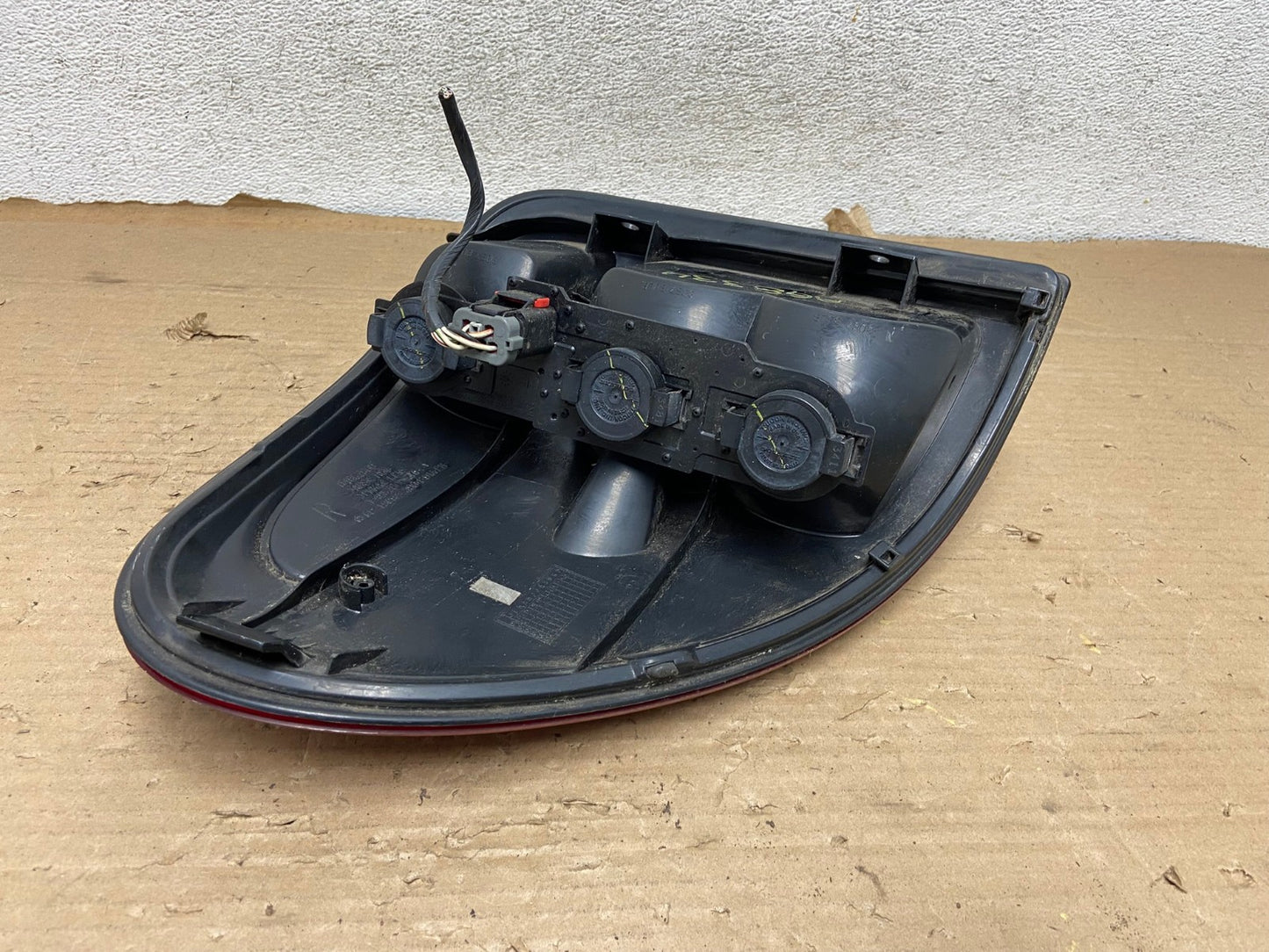 2001-2003 Dodge Grand Caravan Right Passenger RH Side Tail Light AG8334 LK5