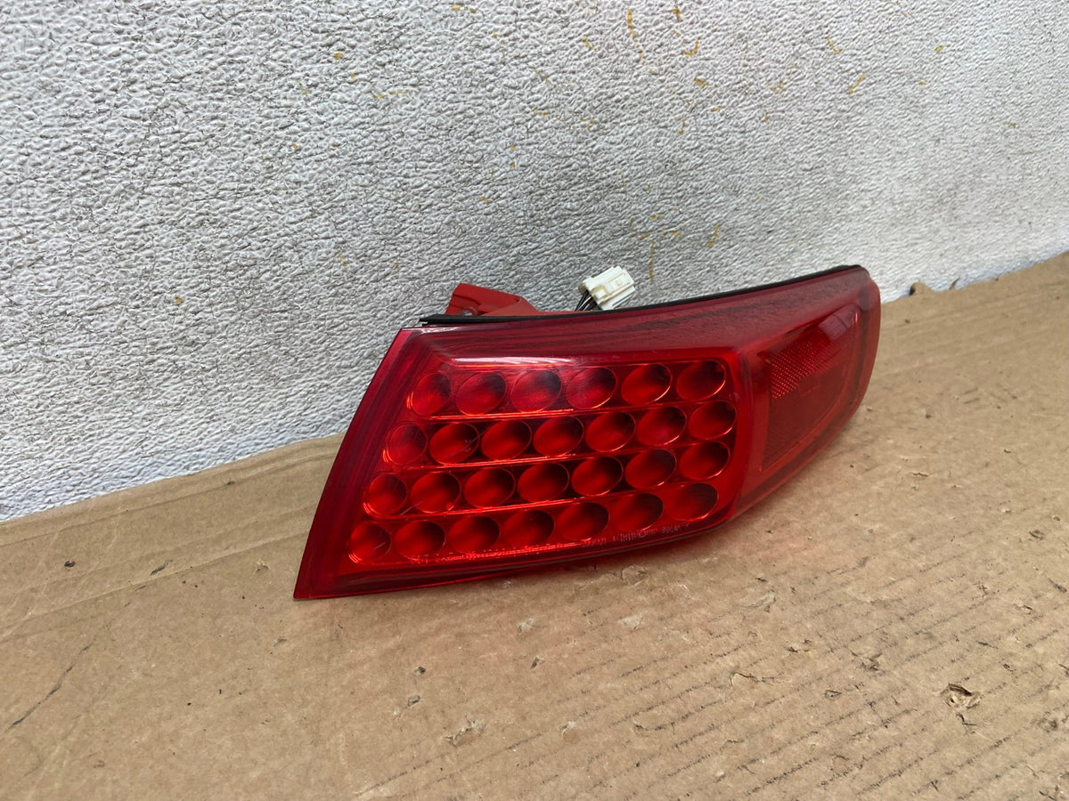 2003 to 2008 Infiniti FX35 FX45 Right Passenger RH Side Tail Light AH8911 LK1