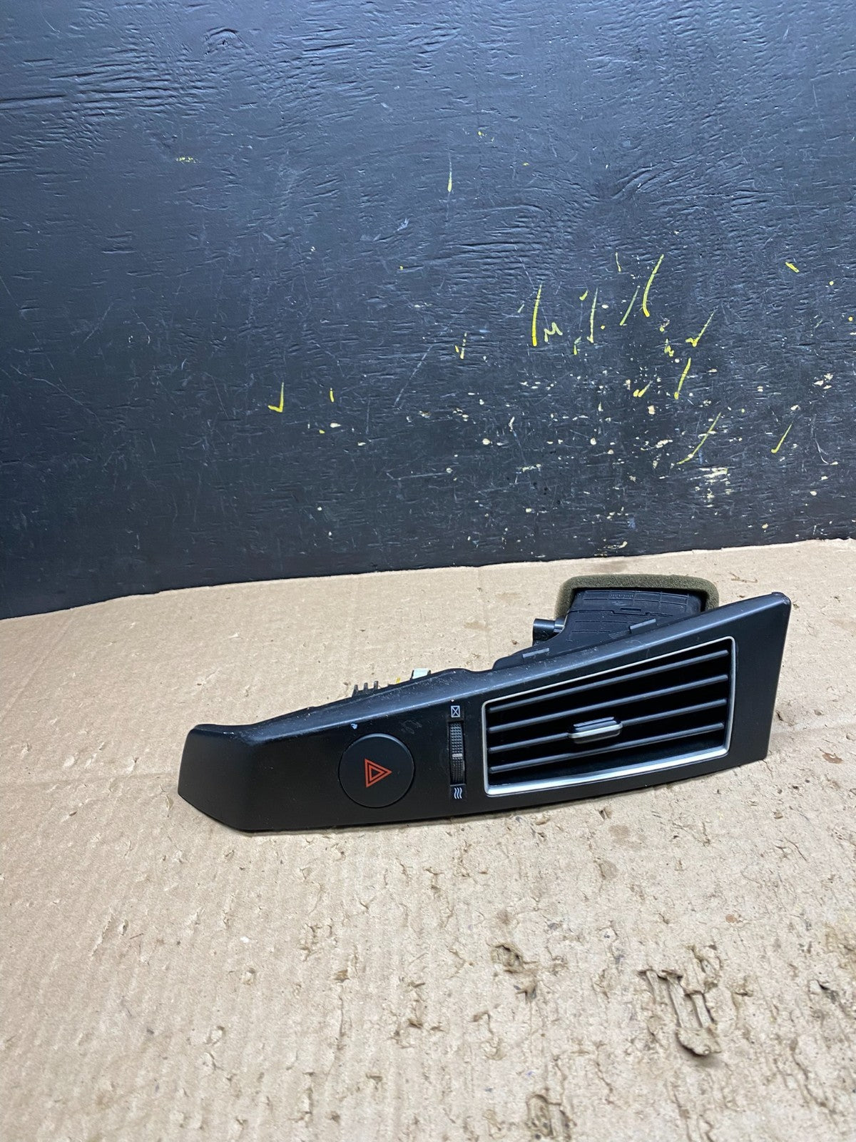 2007-2012 Hyundai Veracruz Left Driver LH Dash AC Air Vent Trim Panel Y8145 DG0