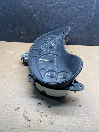 1999 2004 Chevrolet S10 Blazer Cluster Gauge Speedometer AD9531 DG1