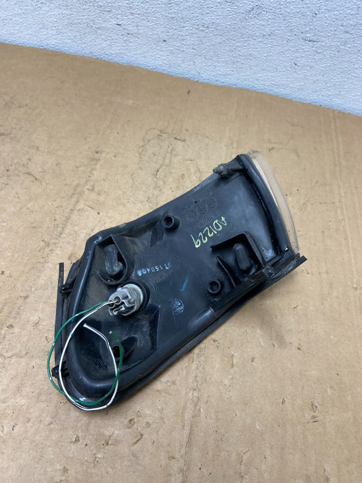 1993 to 1997 Toyota Corolla Right Passenger Corner Marker Turn Signal AD1229 DW5