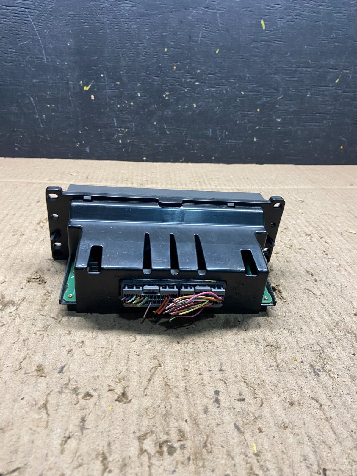 2003 to 2006 Lincoln Town Car Climate Control Panel Q1095 DG5