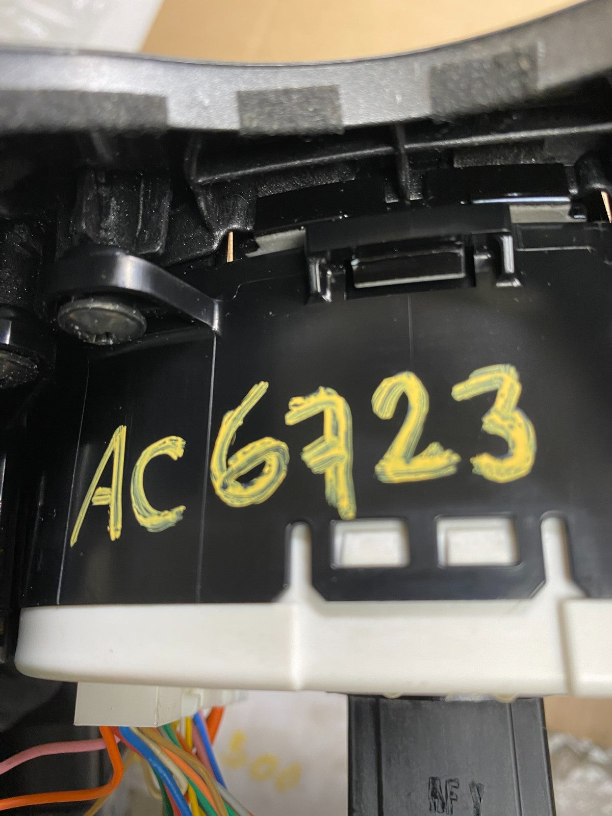 2012 - 2015 Kia Rio Veloster Climate Control Panel Trim Air Vents AC6723 DG7