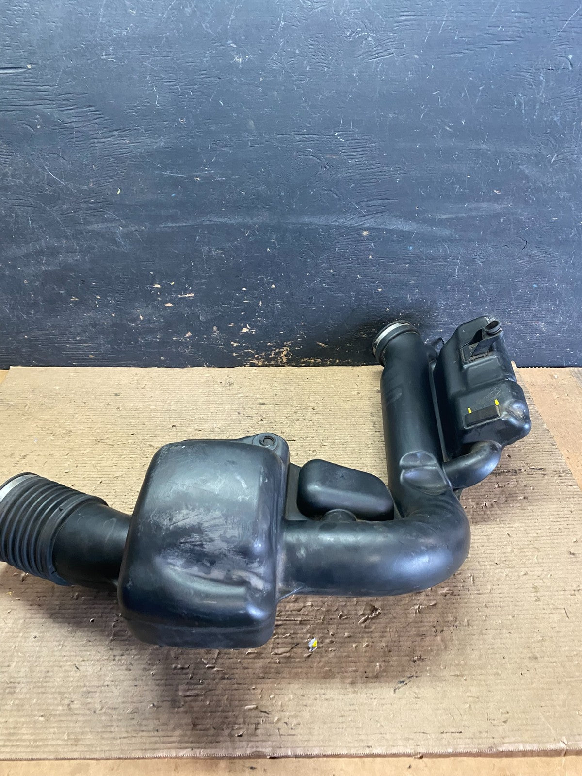 2011 - 2013 Dodge Durango 3.6L Resonator Air Intake Tube S3569 DG6