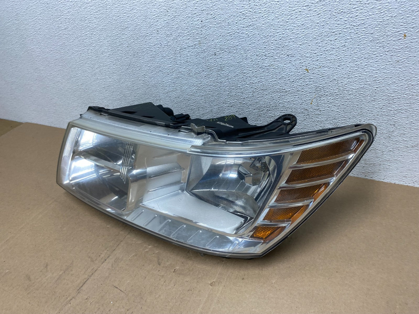 2009 to 2017 Dodge Journey Headlight Left Driver Lh Side Halogen AE6666 DW1