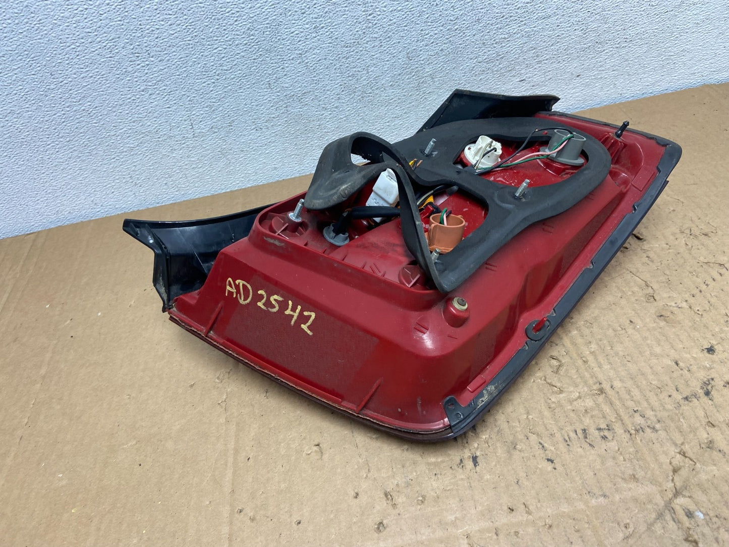 2007 to 2009 Kia Amanti Left Driver Side Tail Light AD2542 DW7