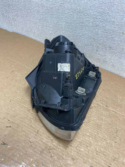 2005 to 2006 Kia Sportage Right Passenger RH Halogen Headlight Z2864 DW8