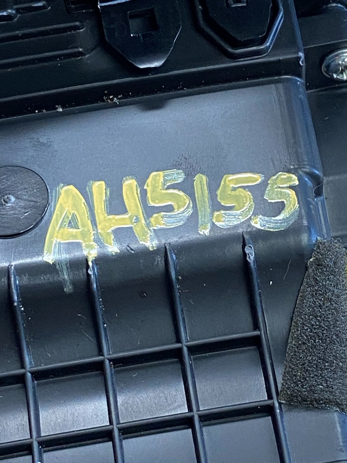 2017-2019 Hyundai Elantra Center Radio Climate Control Air Vent Bezel AH5155 DG4