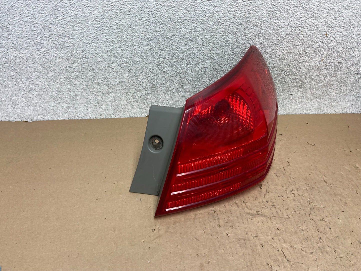 2008 to 2015 Nissan Rogue Right Passenger Rh Side Tail Light AG43892