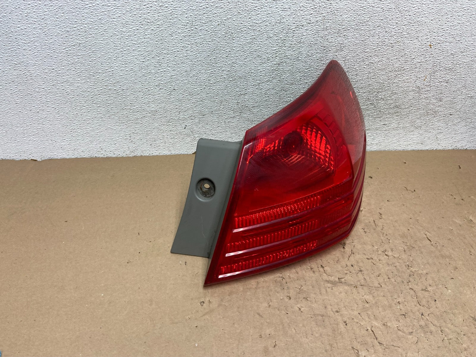 2008 to 2015 Nissan Rogue Right Passenger Rh Side Tail Light AG43892