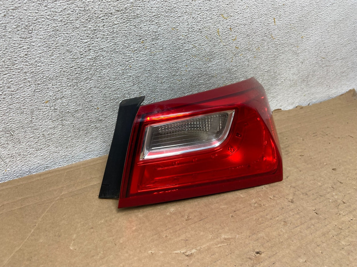 2016 - 2020 Chevrolet Malibu Right Passenger RH Side Tail Light AH8448 DW1