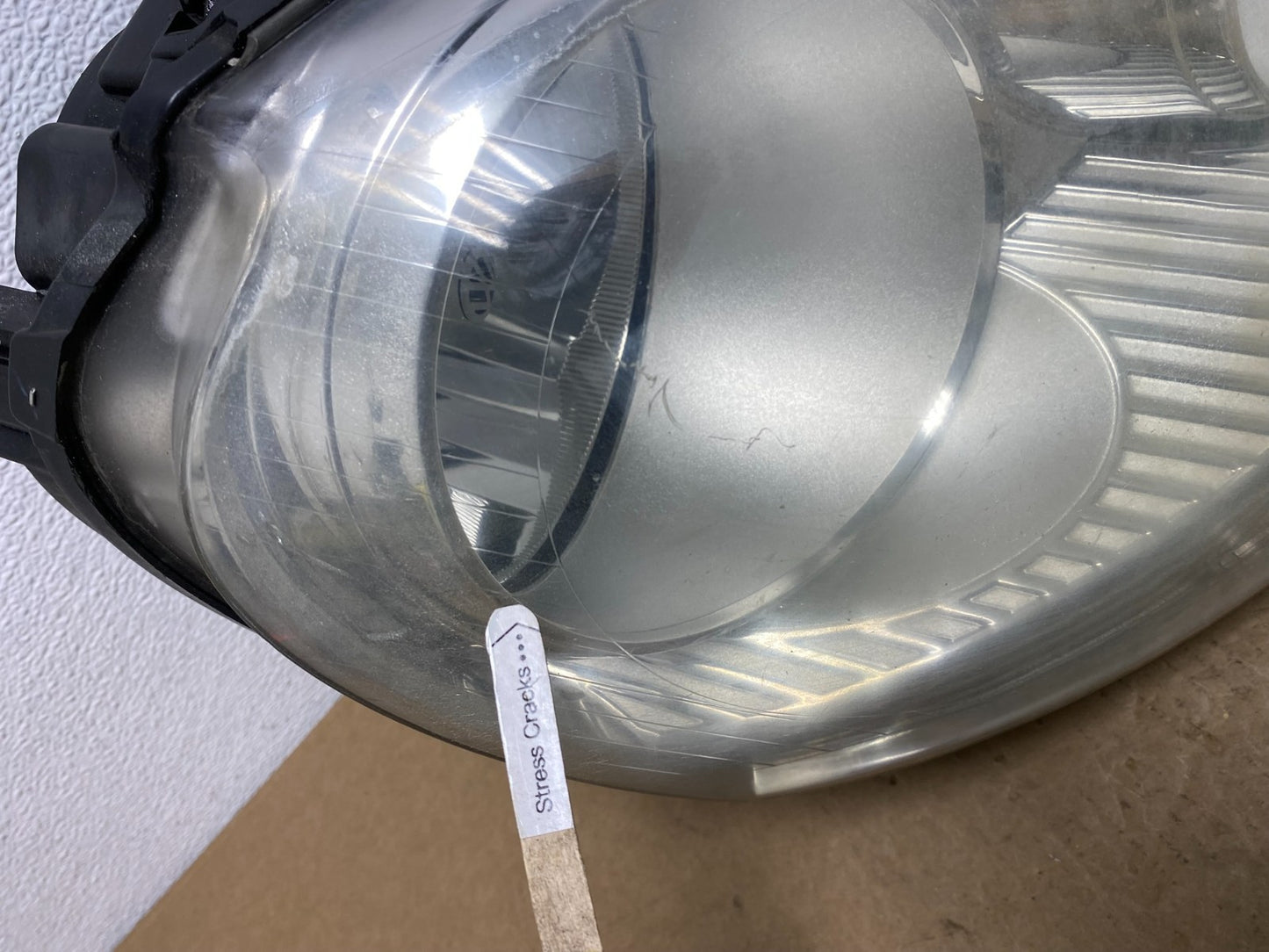 2005 - 2010 Volkswagen Jetta Right Passenger RH Side Headlight Halogen AC1203 DW4