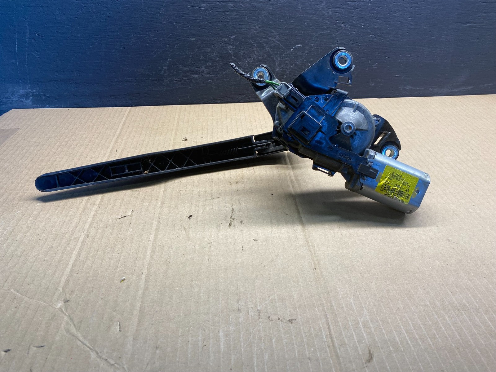 2013 to 2019 Ford Escape Rear Windshield Wiper Motor OEM AC0856 DG5
