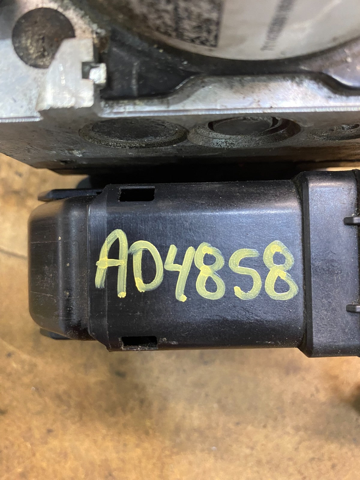 2012 to 2017 Chevrolet Equinox ABS Anti Lock Brake Pump 23130972 AD4858 DG7