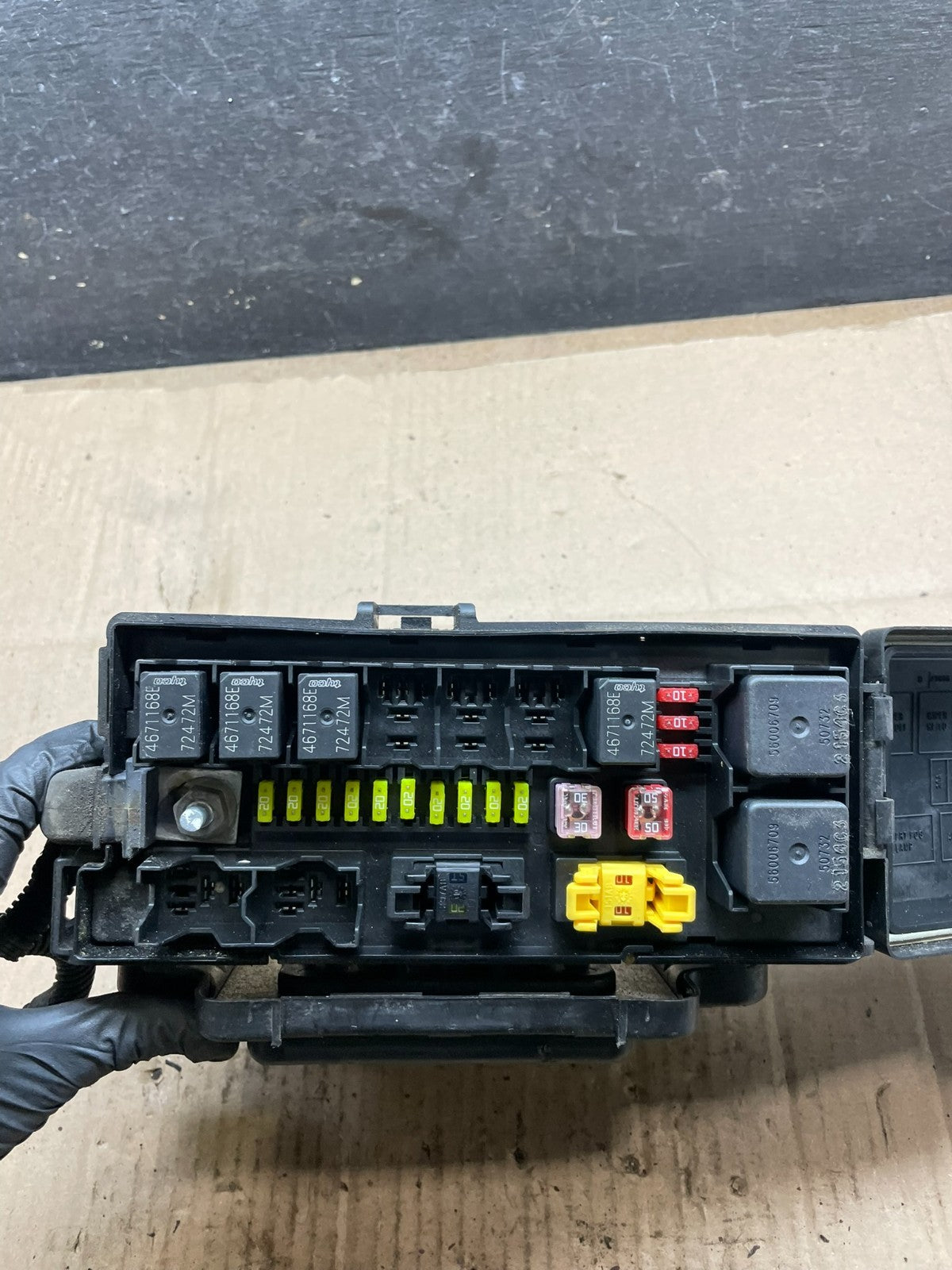 2005 Jeep Grand Cherokee Fuse Box BCM Body Control Module Oem R3816 DG4