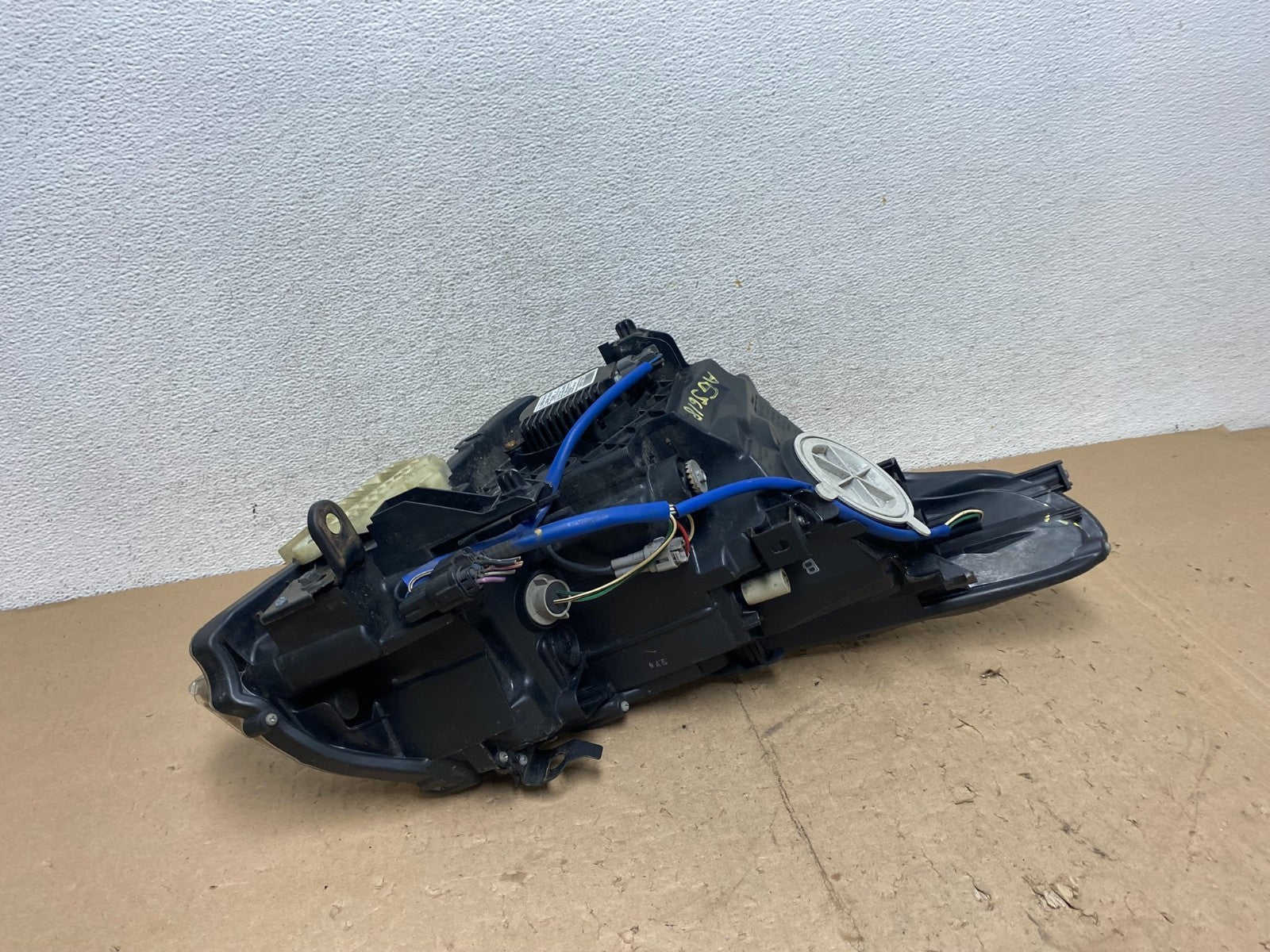 Sedan 4Door 2010 to 2013 Infiniti G37 Left Driver Headlight Xenon AG5618 DW9
