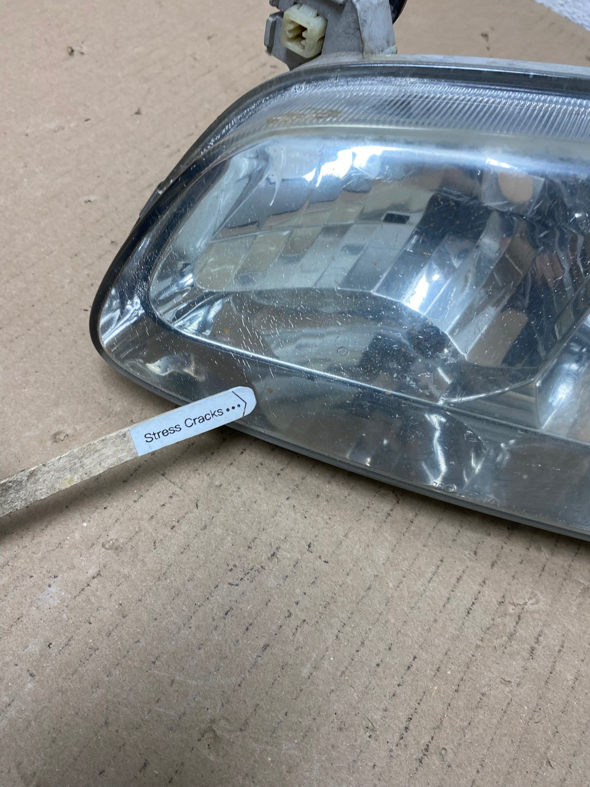 2000 to 2001 Toyota Camry Front Left Driver Side Headlight AF3086 LK4