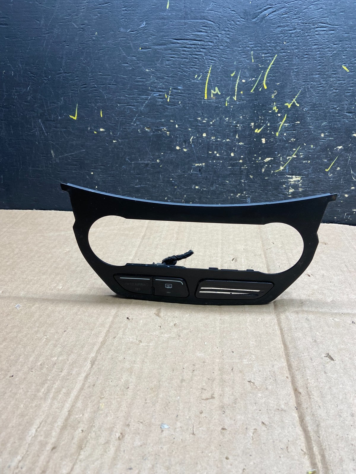 2013 to 2016 Ford Escape Climate Control Trim Panel W/ Switches aa4811 DG0