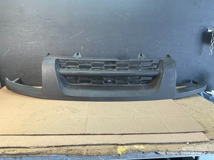 2002 to 2004 Nissan Xterra Front Upper Grill Grille OEM AC2259 DG0