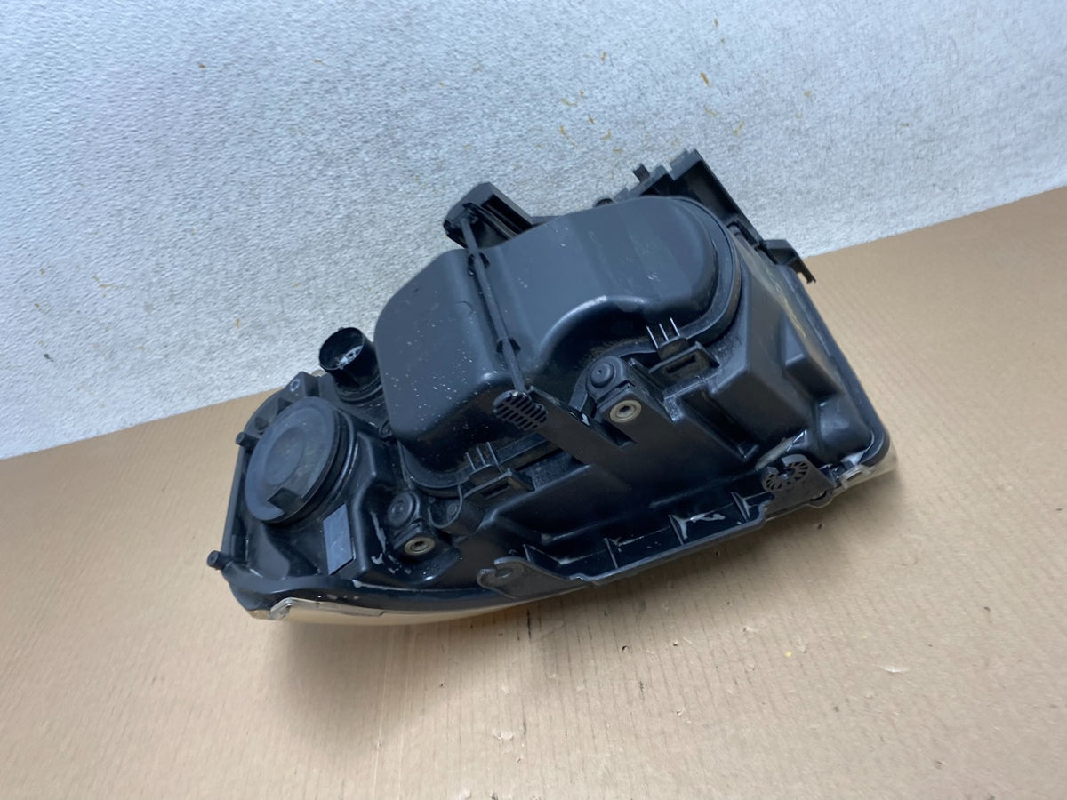 2008-2012 Land Rover LR2 Right Passenger RH Side Xenon Headlight AJ2413 DW9
