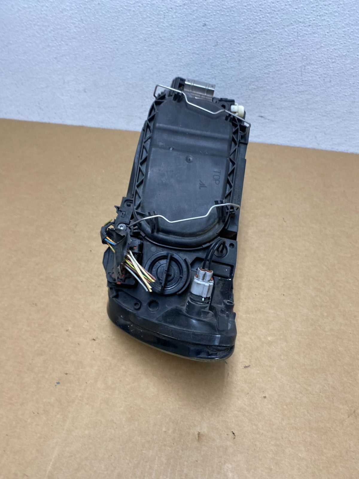 2007-2010 Volvo C70 Convertible Right Passenger RH Side Headlight AC1663 DG7