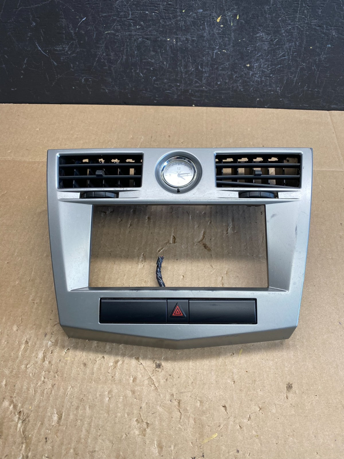 2007 2010 Chrysler Sebring Center Dash Radio Clock Bezel Trim Panel Oe AC6337 DG0