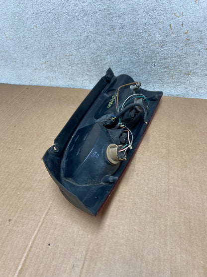 2001 to 2002 Nissan Quest Right Passenger Rh Side Tail Light AI8350 LK6