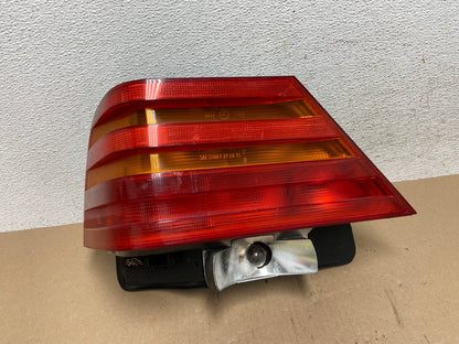 1992-1994 Mercedes W140 S600SEL S600 Left Driver Lh Tail light AE7200 LK0