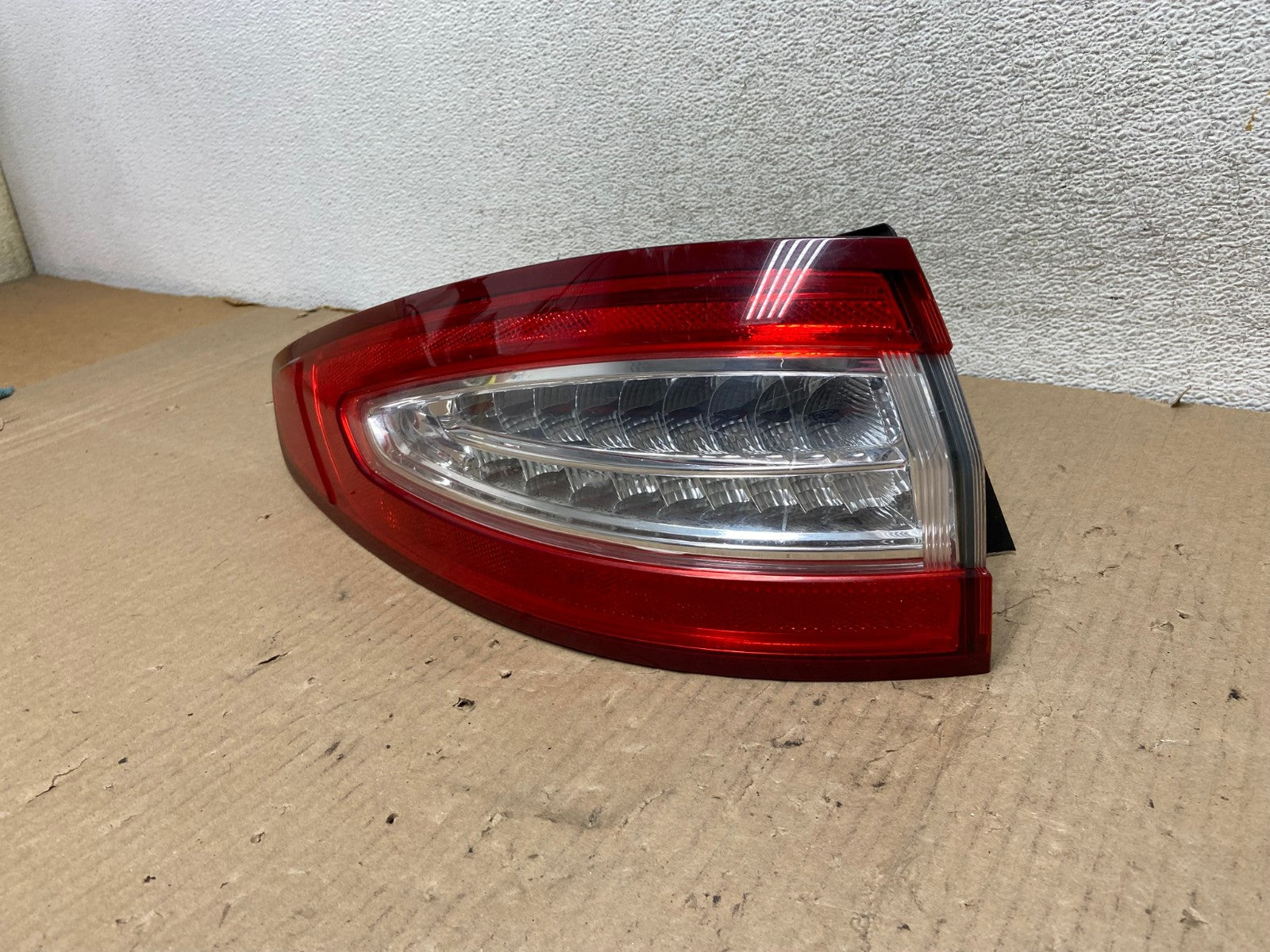 2013 to 2016 Ford Fusion Left Driver LH Side Tail Light AG8004 LK2