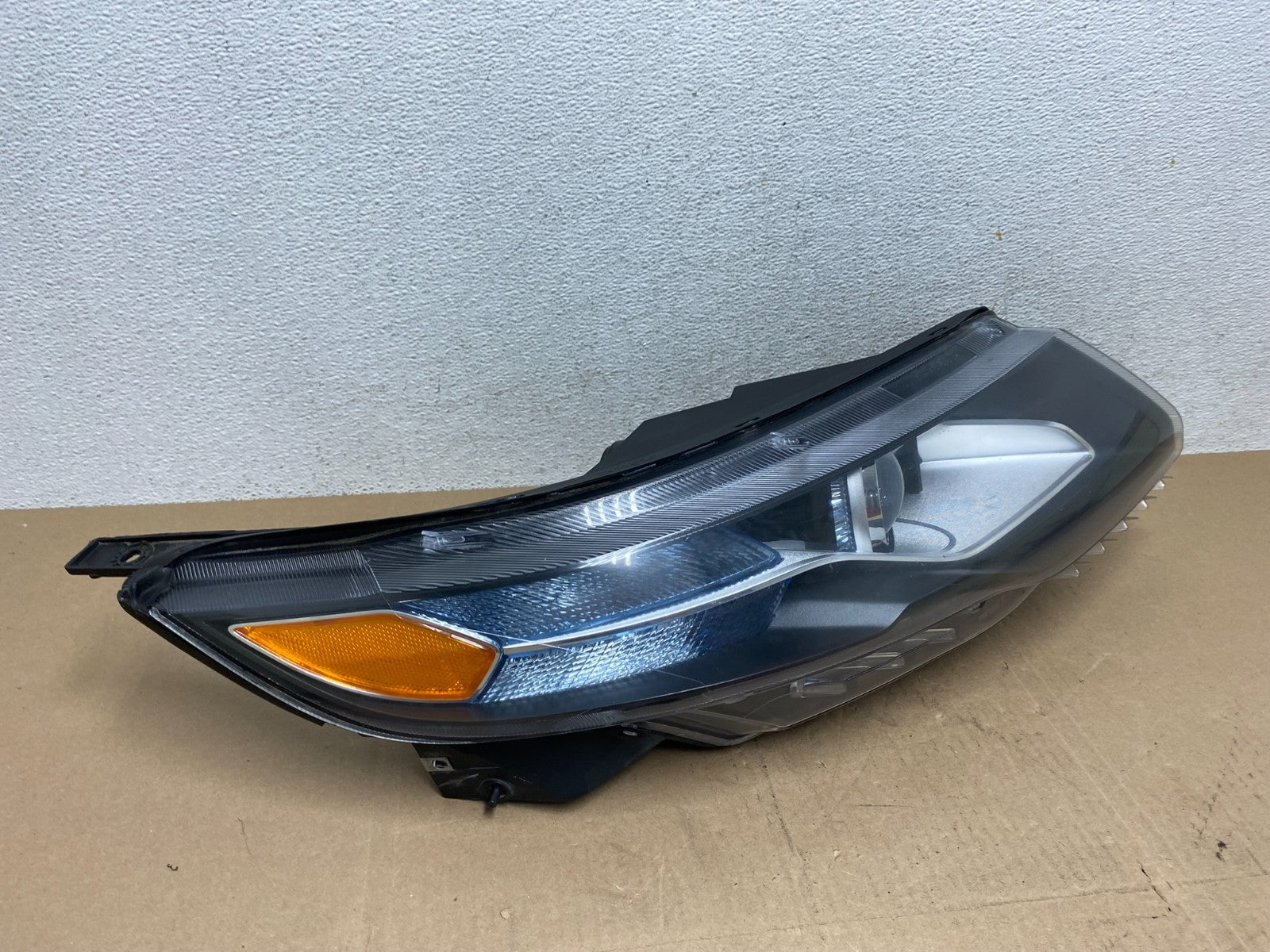 2011 to 2017 Chevrolet Volt Right Passenger Rh Side Halogen Headlight AE6675 DG2