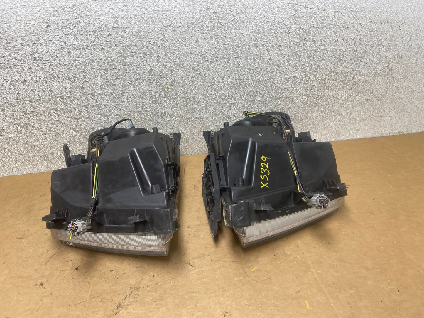 2012 to 2021 Nissan NV1500 NV2500 NV3500 Left+Right Set Headlights X5329 DW15