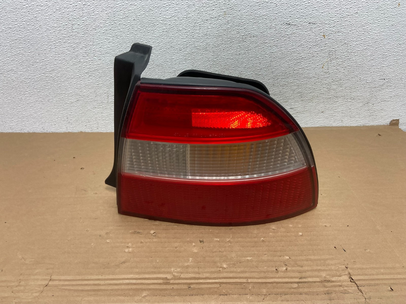 1994 - 1995 Honda Accord Right Passenger RH Side Tail light AD4197 DW0