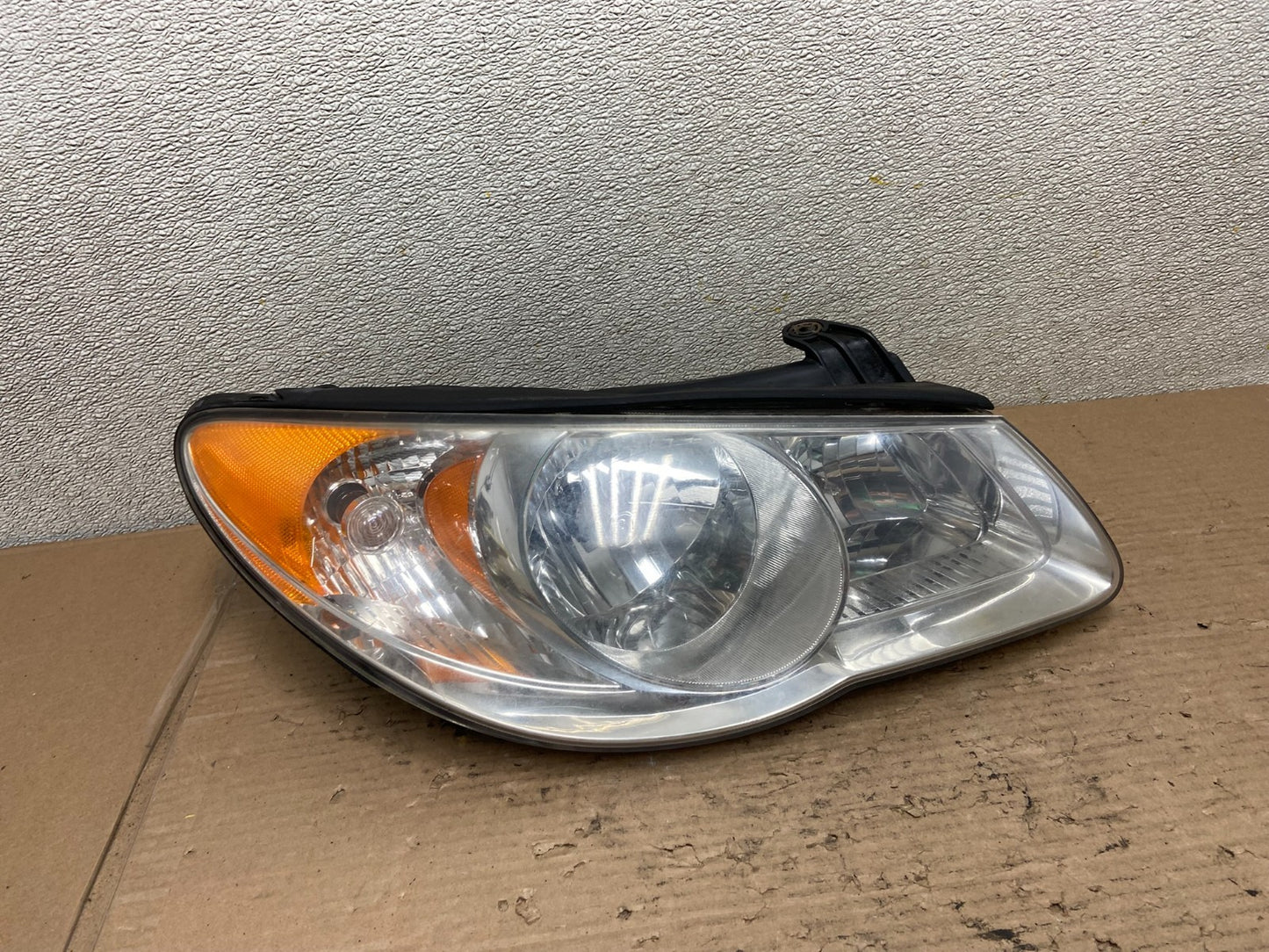 2007 2008 2009 2010 Hyundai Elantra Right Passenger Side Headlight OEM AA9611 DW0