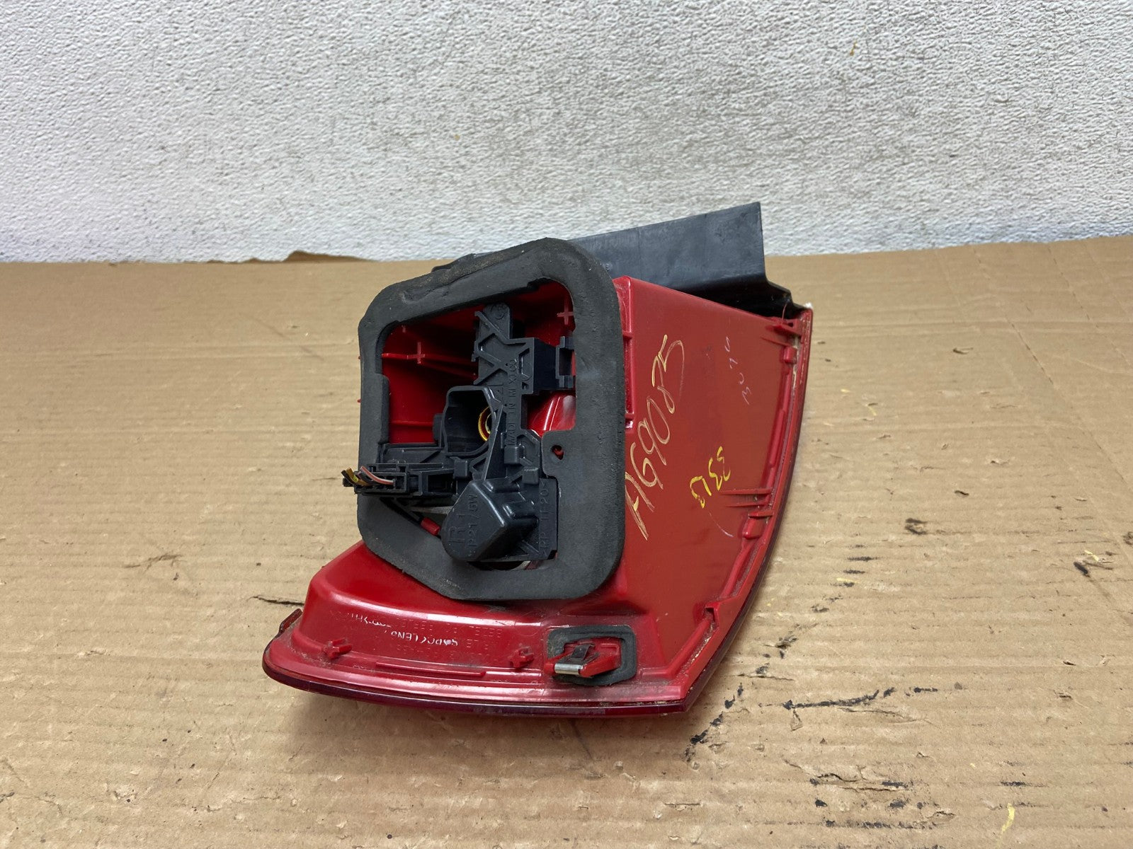 2011 to 2014 Volkswagen Jetta Right Passenger Rh Side Tail Light AG9084 LK4