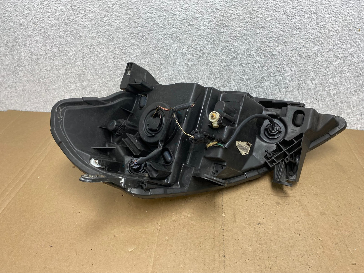 2008 to 2012 Nissan Versa Headlight Right Passenger Rh Side AC5736 DW5
