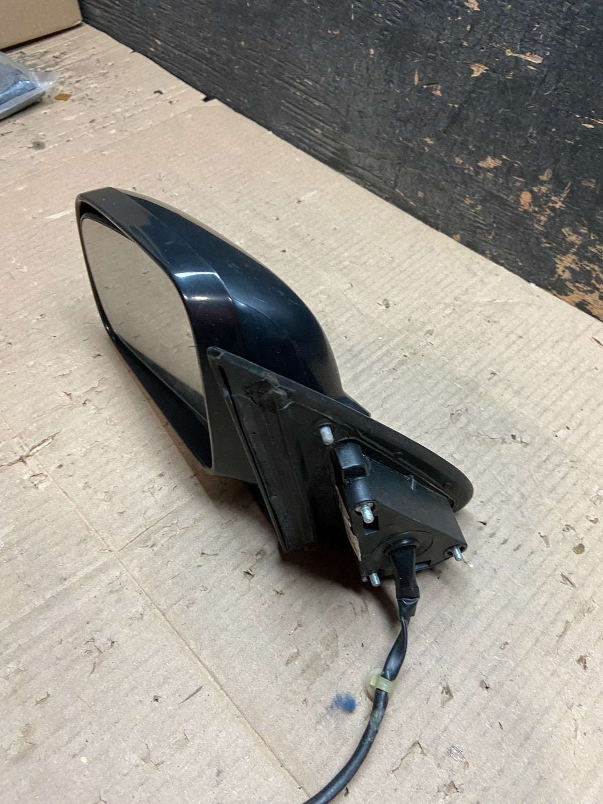 2002-2006 Honda CR-V  CRV Left Driver LH Side View Door Mirror Oem X7871 DG11