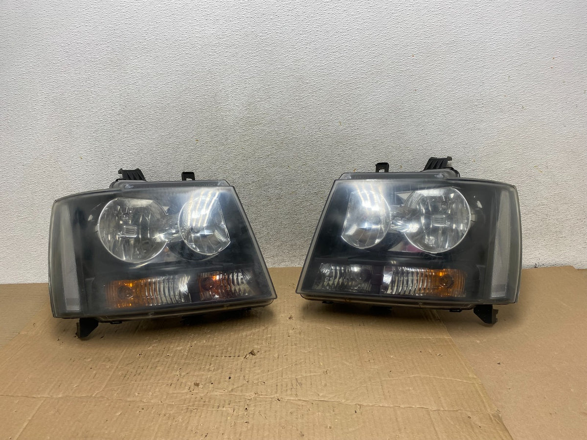 2007 to 2013 Chevrolet Suburban Tahoe Left+Right Set Headlights AI1274 DW0